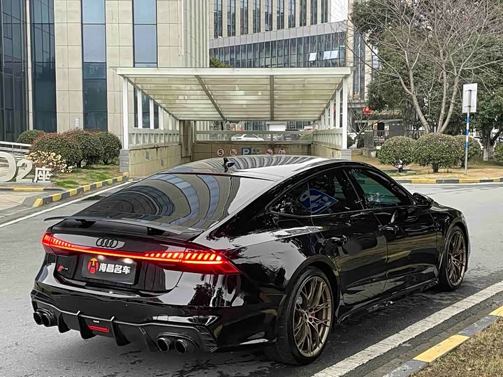 Фото 6 - Audi A7