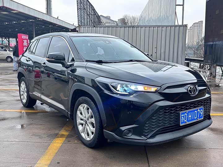 Photo 3 - Toyota Frontlander