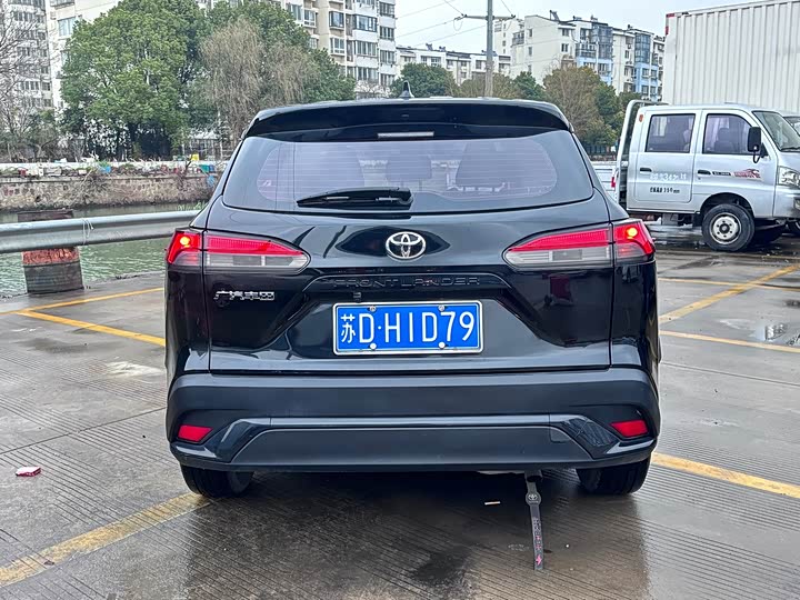 Photo 5 - Toyota Frontlander