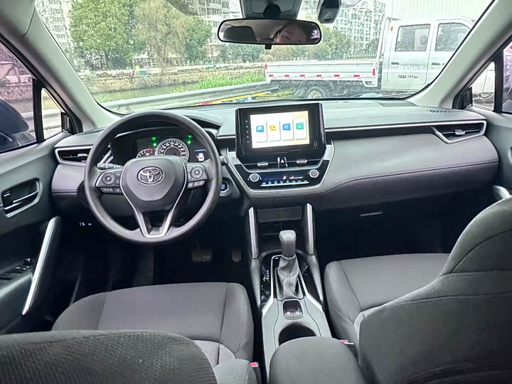 Photo 8 - Toyota Frontlander