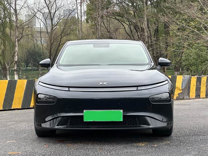 Фото 2 - XPeng P7