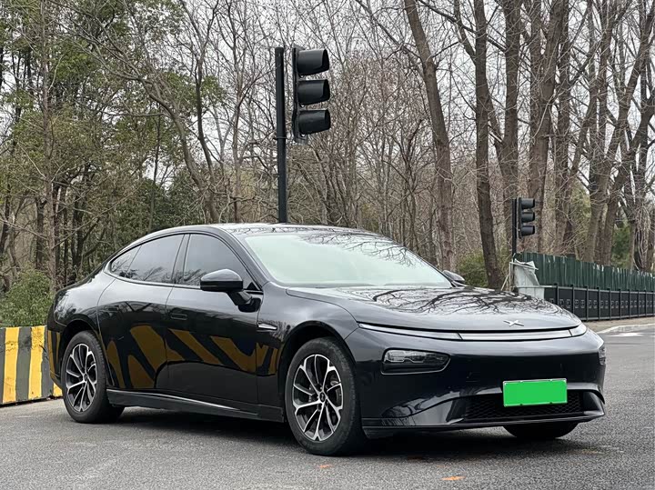 Фото 3 - XPeng P7