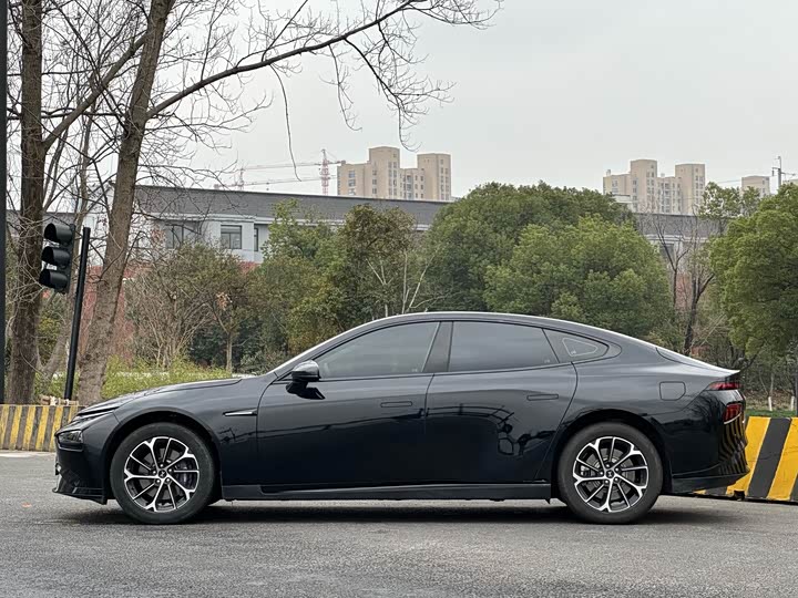 Фото 4 - XPeng P7