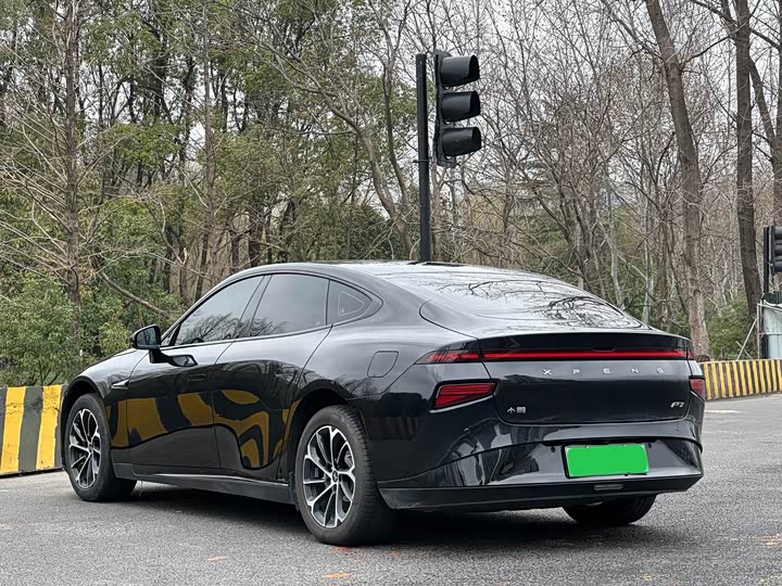 Фото 5 - XPeng P7