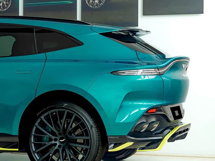 Фото 6 - Aston Martin DBX