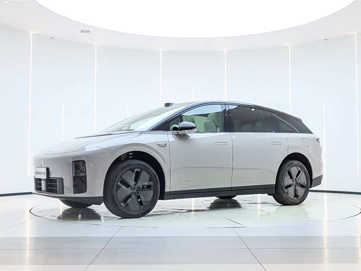 Фото 1 - LiXiang i6