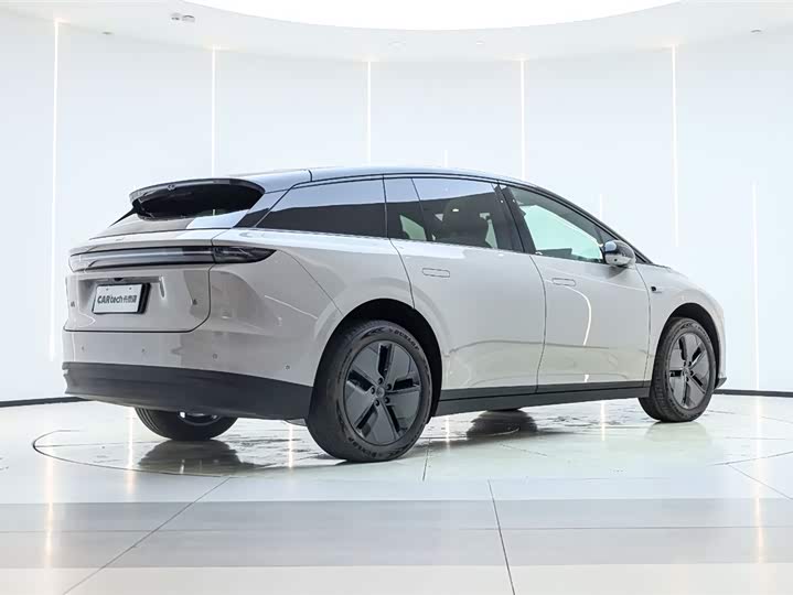 Фото 3 - LiXiang i6