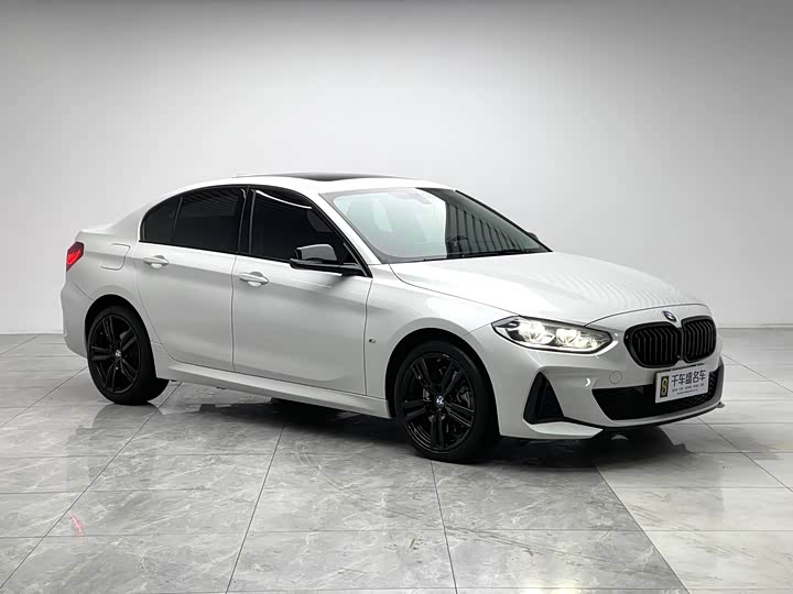 Фото 3 - BMW 1 Series