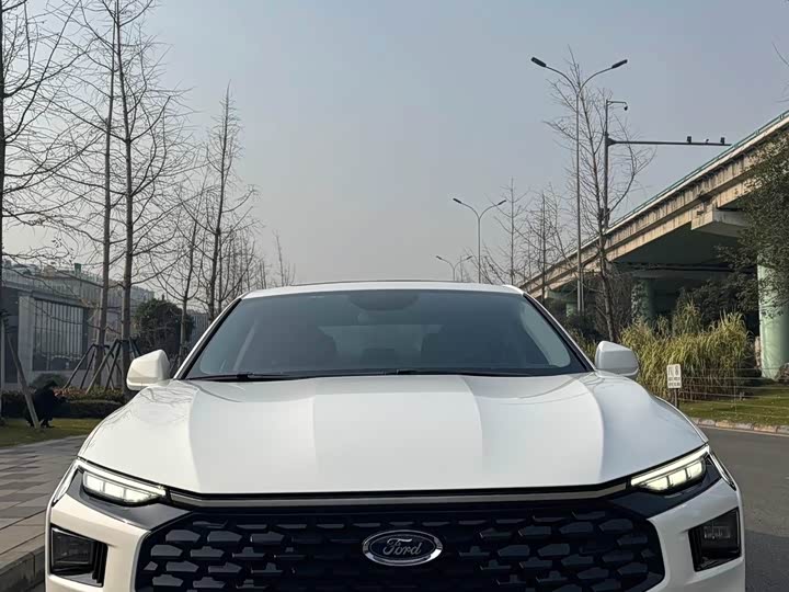 Фото 2 - Ford Mondeo