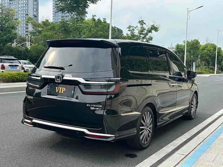 Фото 5 - Honda Elysion