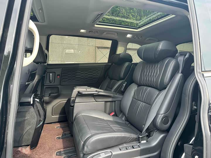 Фото 7 - Honda Elysion