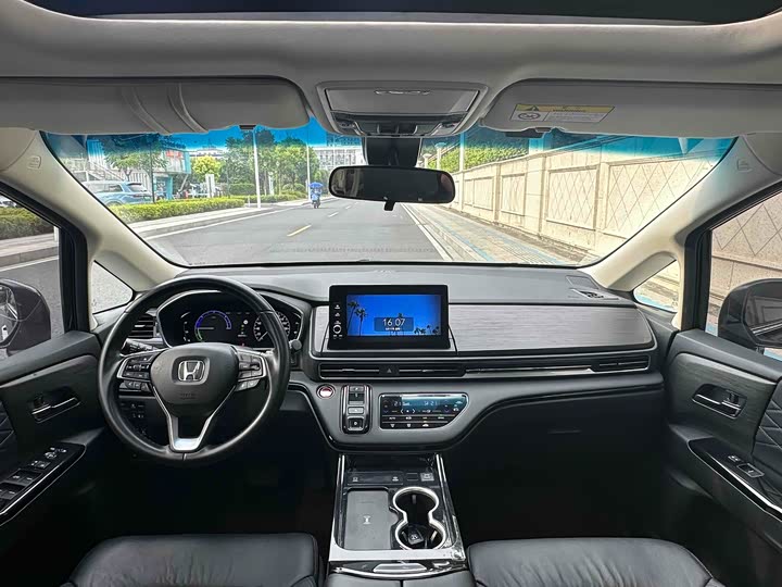 Фото 9 - Honda Elysion