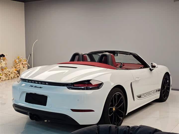 Photo 4 - Porsche 718