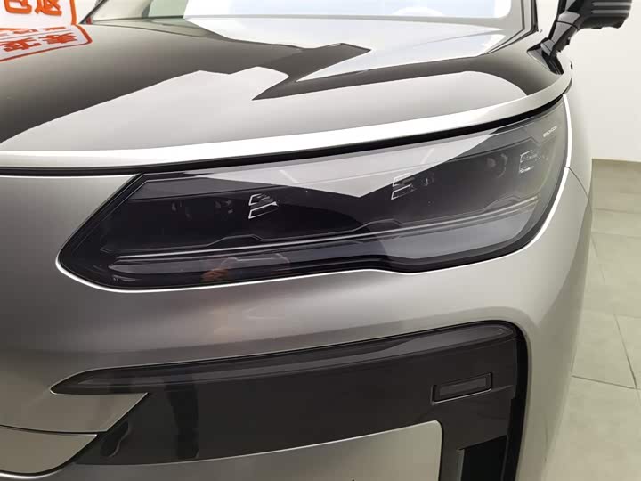 Фото 7 - Denza N9