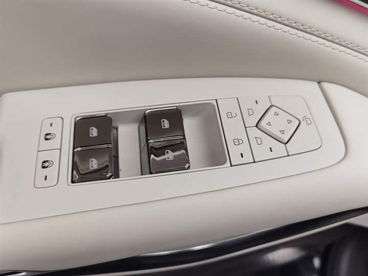 Фото 9 - Denza N9