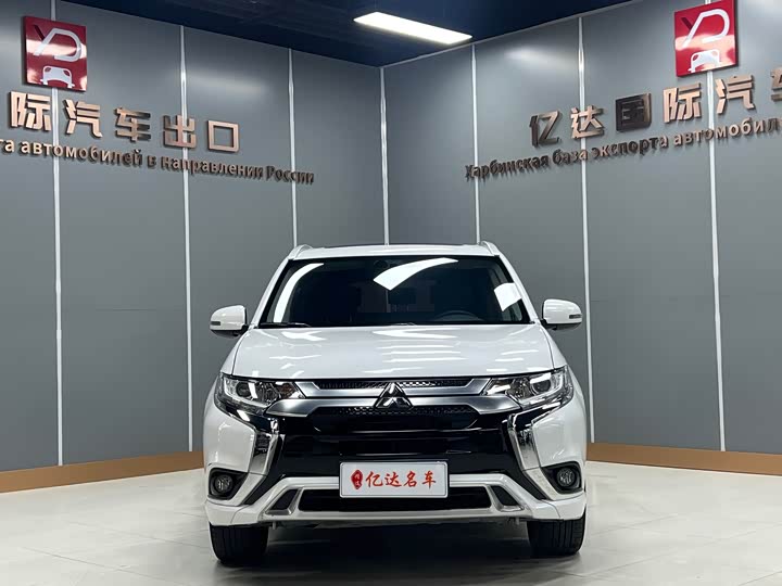 Фото 2 - Mitsubishi Outlander