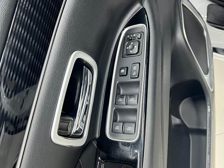 Фото 7 - Mitsubishi Outlander