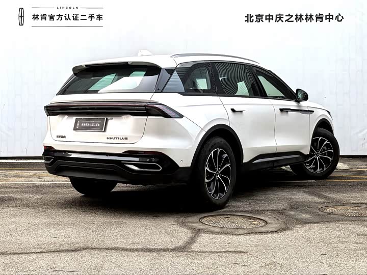 Фото 4 - Lincoln Nautilus