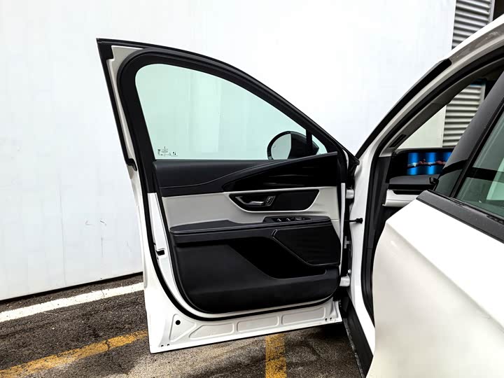 Фото 7 - Lincoln Nautilus