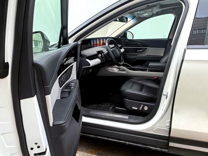 Фото 9 - Lincoln Nautilus