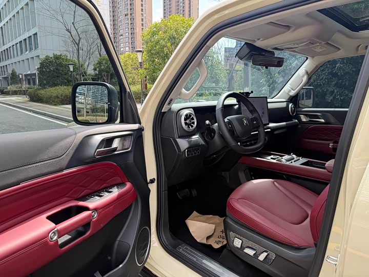 Фото 3 - Tank 300