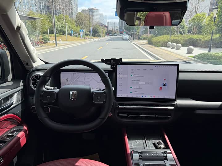 Фото 5 - Tank 300