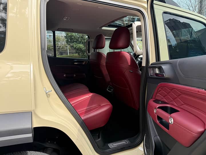 Фото 7 - Tank 300