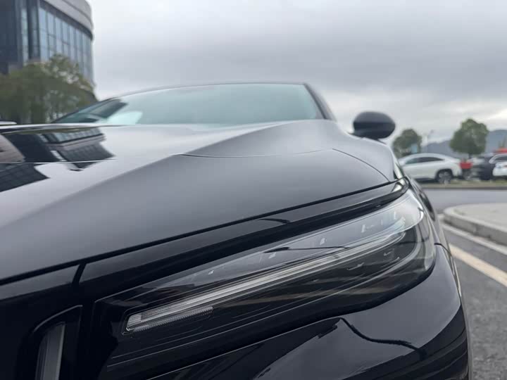 Фото 2 - Hongqi H5