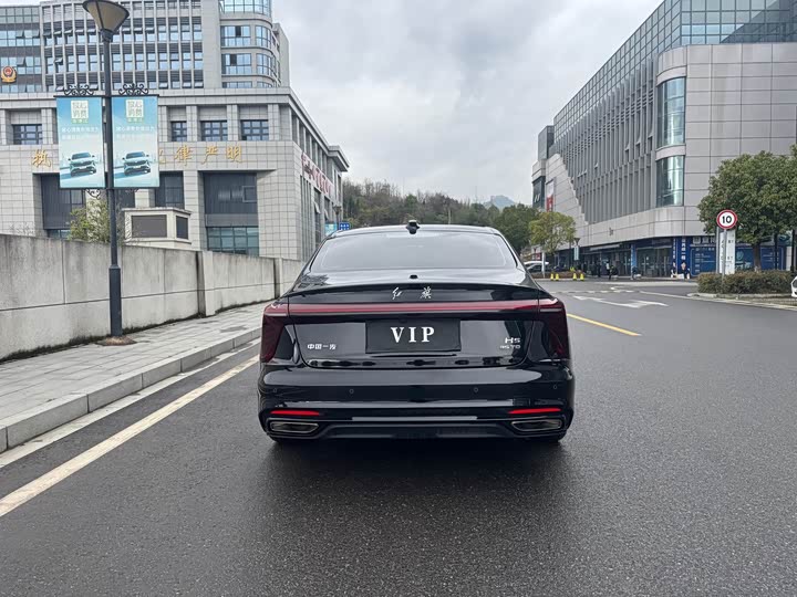 Фото 7 - Hongqi H5