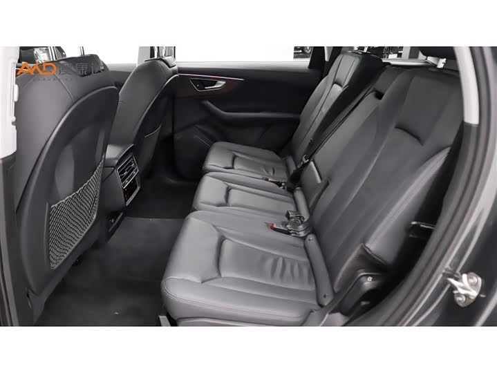 Фото 7 - Audi Q7