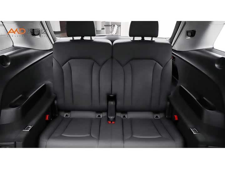 Фото 9 - Audi Q7