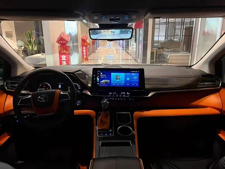 Фото 5 - Toyota Sienna