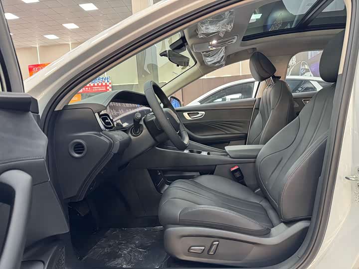 Фото 7 - Roewe D7