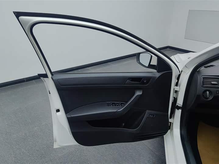 Photo 7 - Volkswagen Santana