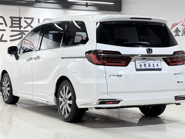 Фото 4 - Honda Odyssey