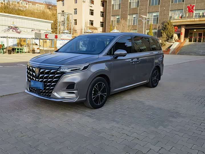 Фото 1 - Roewe iMax 8