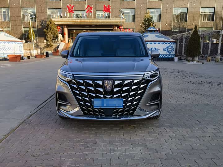 Фото 2 - Roewe iMax 8