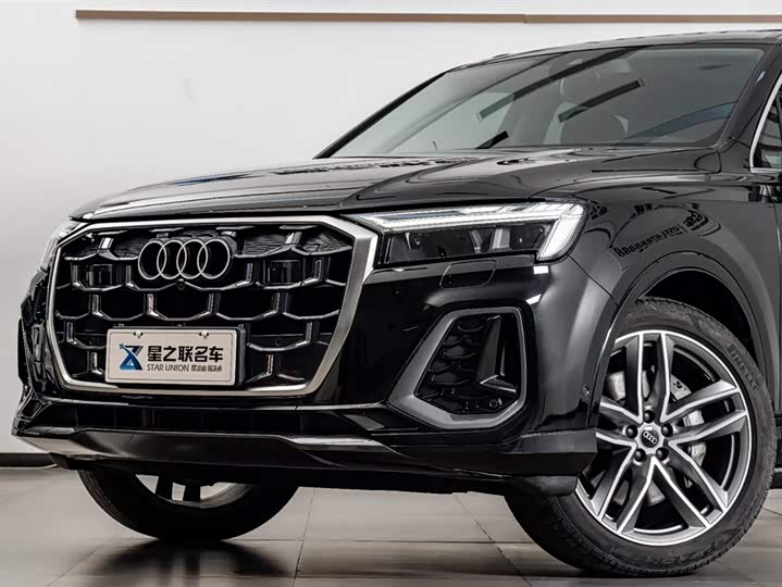 Фото 2 - Audi Q7