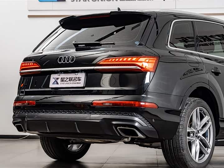 Фото 7 - Audi Q7