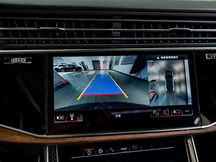 Фото 9 - Audi Q7