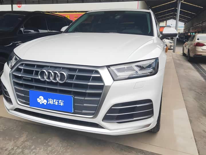 Фото 2 - Audi Q5L