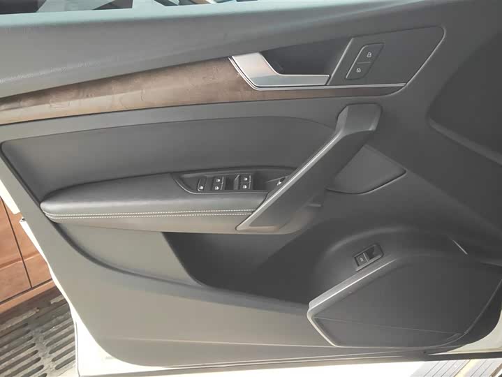 Фото 7 - Audi Q5L