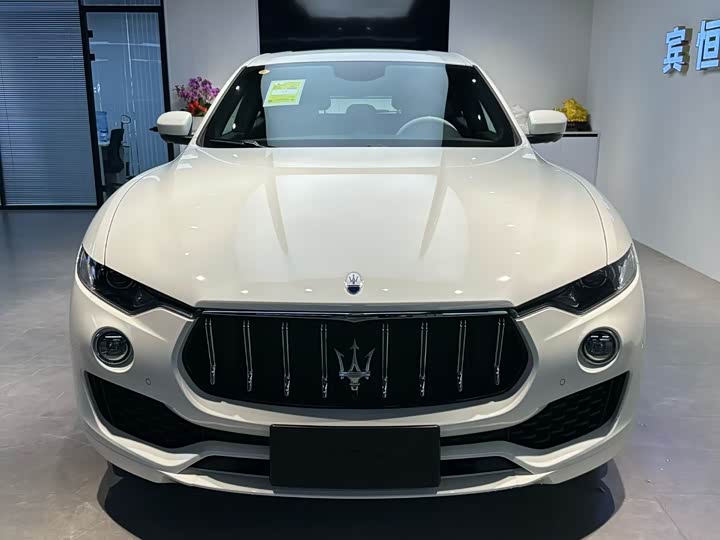 Фото 1 - Maserati Levante