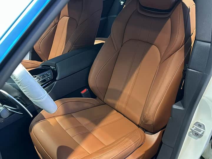 Фото 3 - Maserati Levante