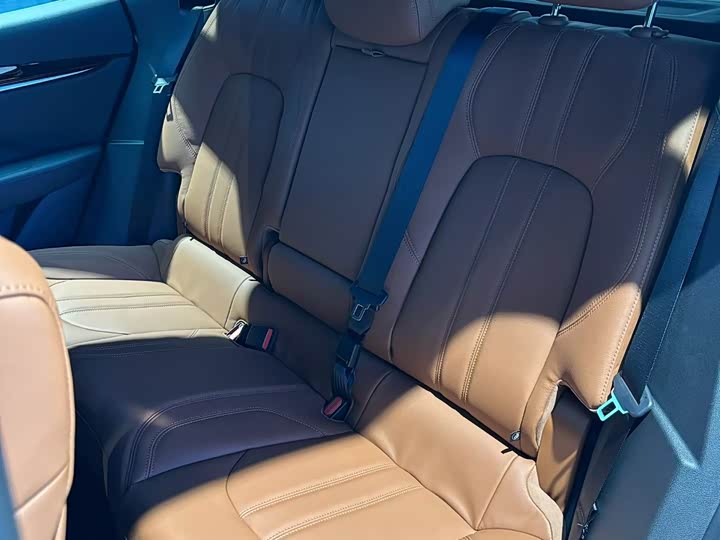 Фото 5 - Maserati Levante