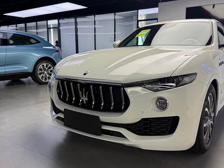 Фото 6 - Maserati Levante