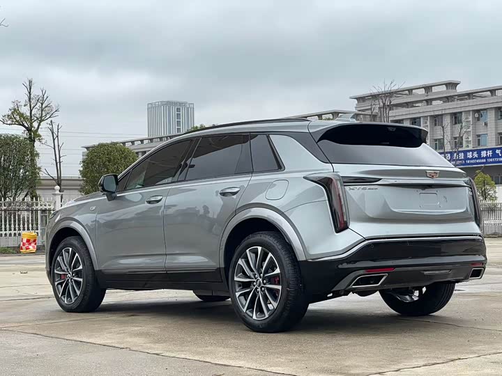 Фото 9 - Cadillac XT5