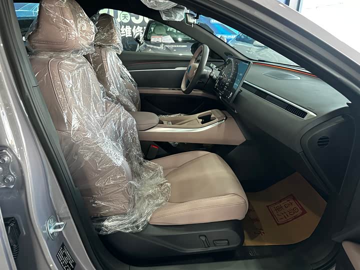 Фото 6 - XPeng Mona M03