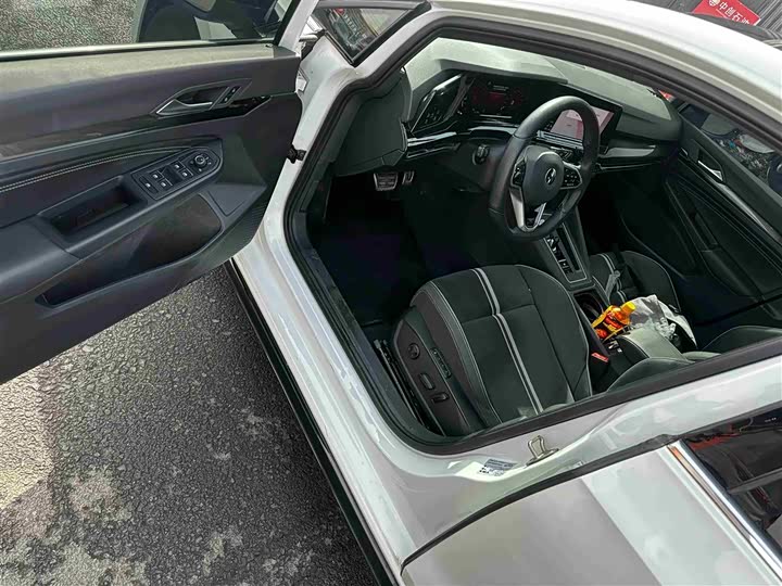 Фото 4 - Volkswagen Golf