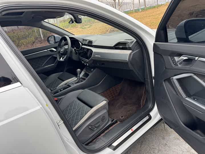 Фото 6 - Audi Q3